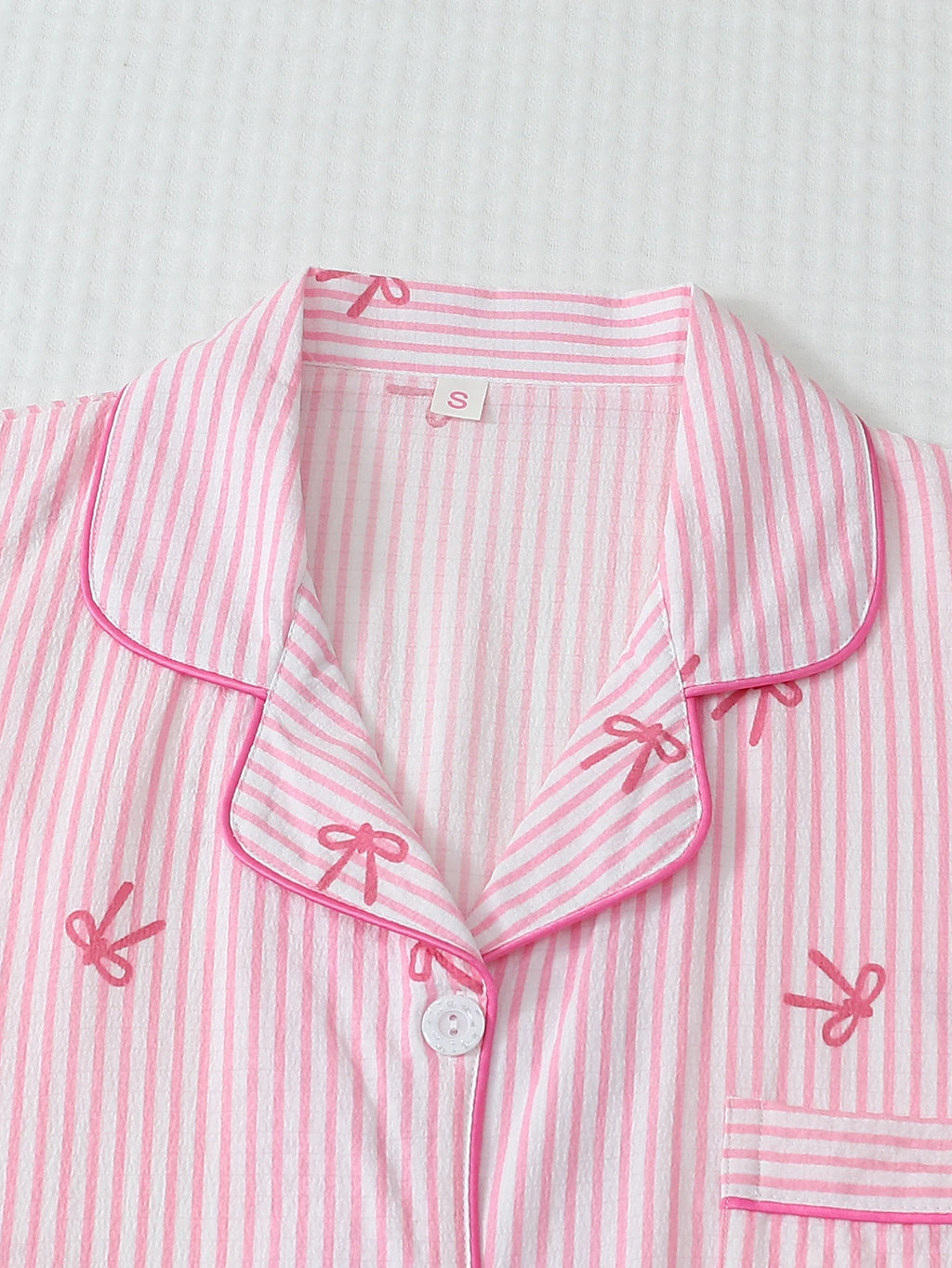 [Valentine's Day] 2-Piece Satin Pajamas with Lip Print, Short-Sleeved Shorts, Women's Pajamas, Loungewear Set Suitable for Home Use