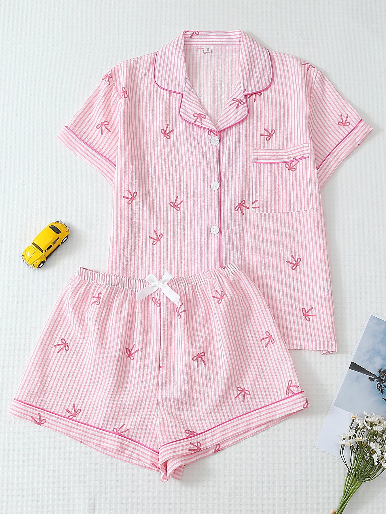 [Valentine's Day] 2-Piece Satin Pajamas with Lip Print, Short-Sleeved Shorts, Women's Pajamas, Loungewear Set Suitable for Home Use