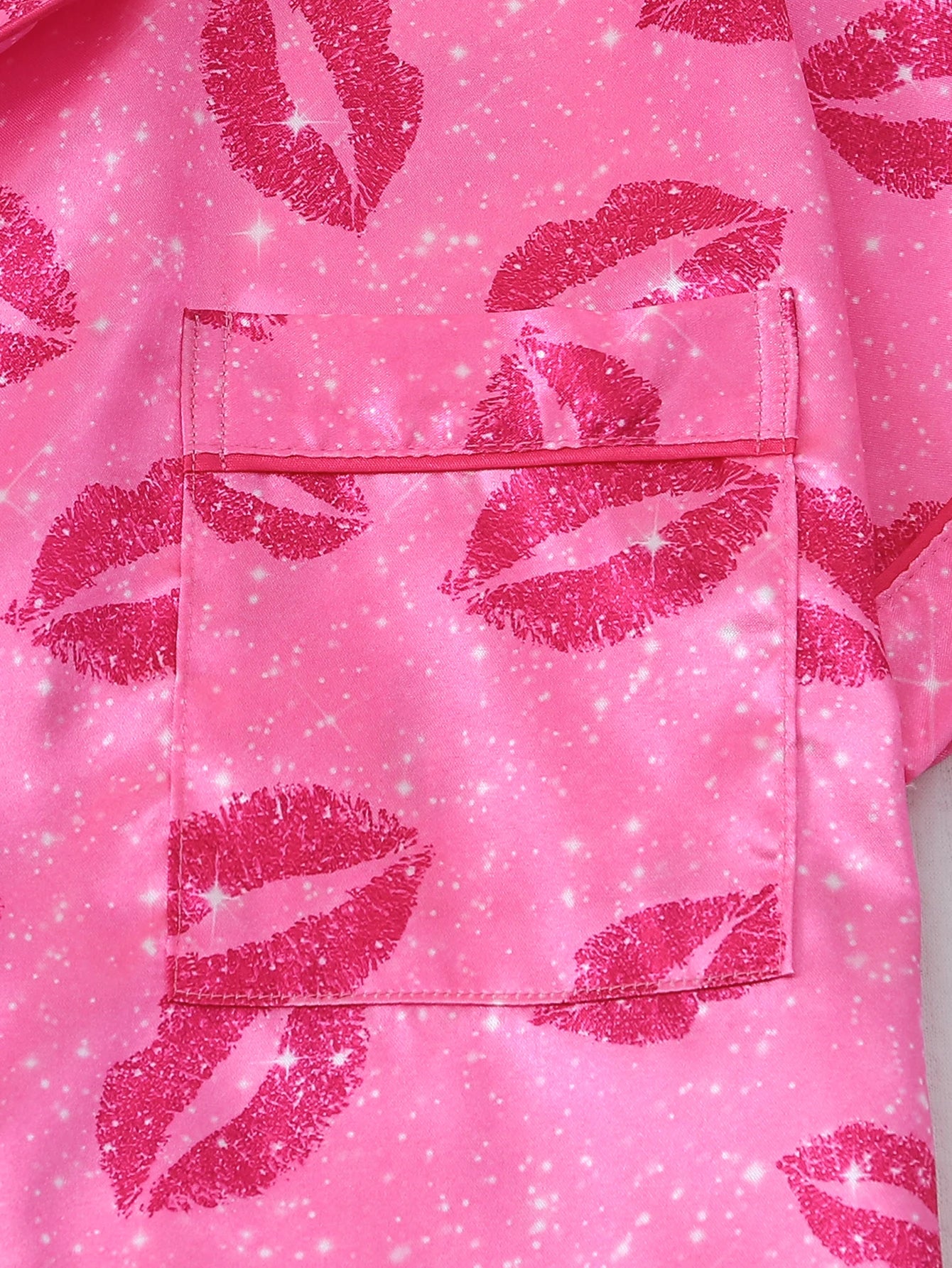 [Valentine's Day] 2-Piece Satin Pajamas with Lip Print, Short-Sleeved Shorts, Women's Pajamas, Loungewear Set Suitable for Home Use